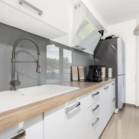 Medulin Beach Apartment * Medulin